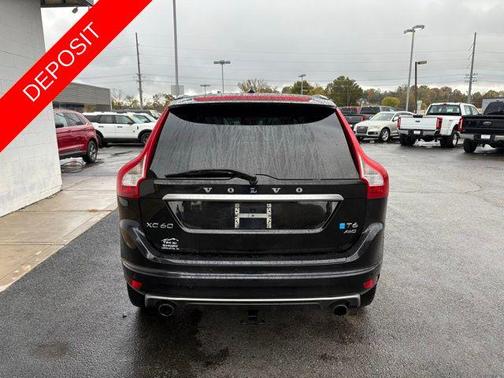 2015 Volvo XC60 T6 R-Design Platinum