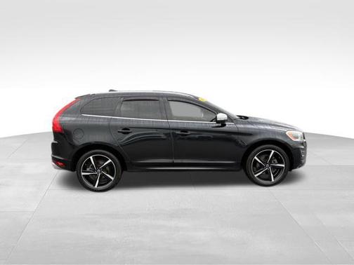 2015 Volvo XC60 T6 R-Design Platinum