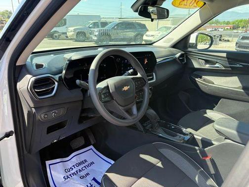 Summit White 2025 Chevrolet Trailblazer LT