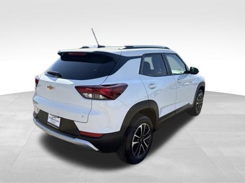 Summit White 2025 Chevrolet Trailblazer LT