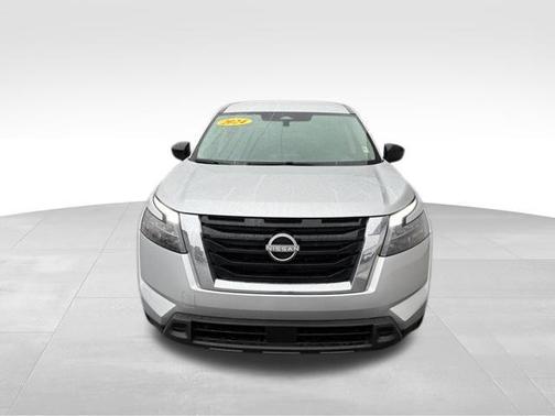 2024 Nissan Pathfinder S 4WD