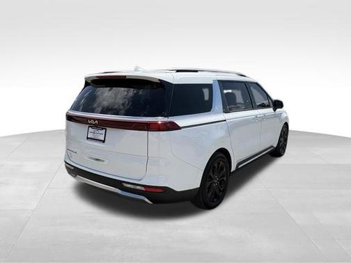 Snow White Pearl 2022 Kia Carnival SX Prestige