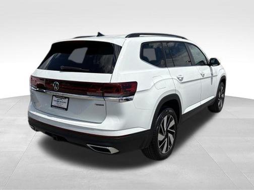 Pure White 2025 Volkswagen Atlas 2.0T SE w/Technology 4MOTION