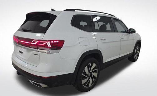 Pure White 2025 Volkswagen Atlas 2.0T SE w/Technology 4MOTION