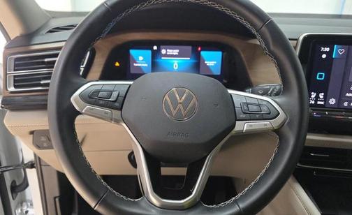 Pure White 2025 Volkswagen Atlas 2.0T SE w/Technology 4MOTION