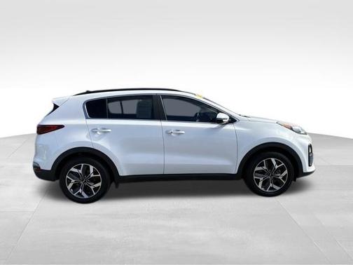 2022 Kia Sportage EX