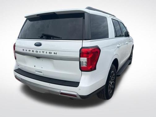 Oxford White 2024 Ford Expedition XLT