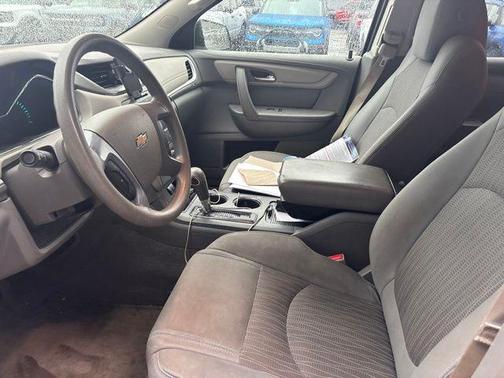 Summit White 2017 Chevrolet Traverse LS