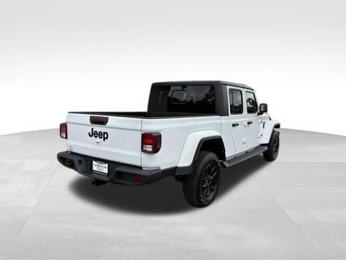 2022 Jeep Gladiator Sport S