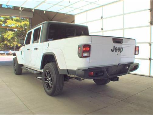 2022 Jeep Gladiator Altitude 4x4