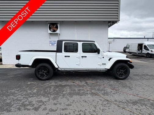 2022 Jeep Gladiator Altitude 4x4