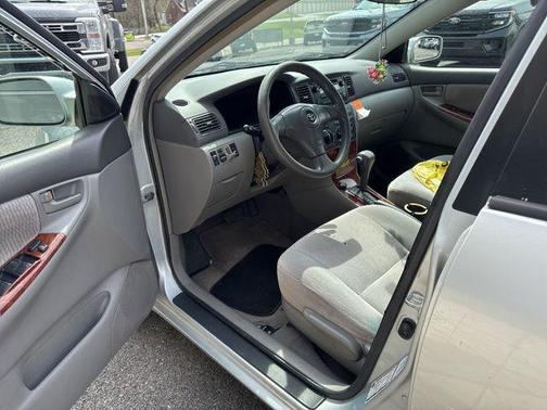 2005 Toyota Corolla LE