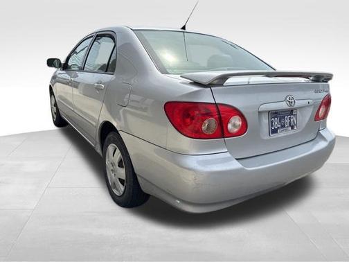 2005 Toyota Corolla LE