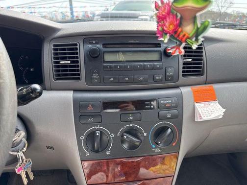 2005 Toyota Corolla LE