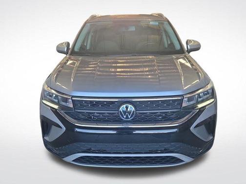 Pyrite Silver Metallic 2022 Volkswagen Taos 1.5T SE