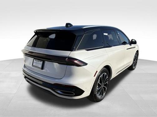 2024 Lincoln Nautilus Reserve