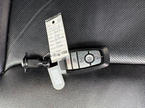 Silver Metallic 2022 Ford Explorer Limited