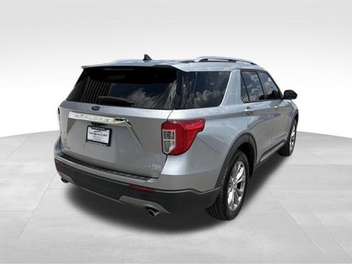 Silver Metallic 2022 Ford Explorer Limited