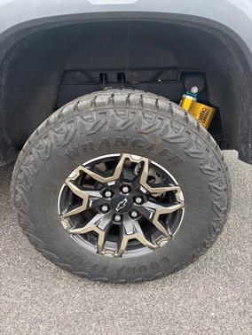 Sterling Gray Metallic 2024 Chevrolet Colorado ZR2