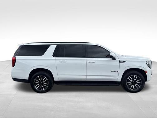 2021 GMC Yukon XL 4WD AT4
