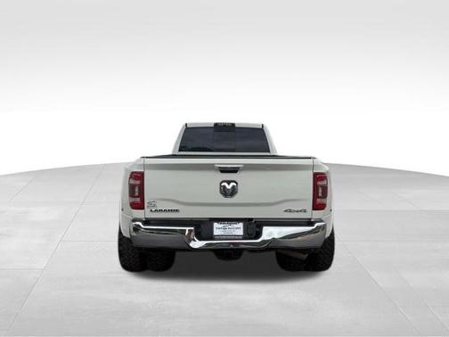 2019 RAM 3500 Laramie Crew Cab 4x4 8' Box