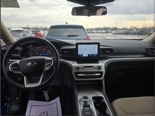 Blue Metallic 2022 Ford Explorer XLT