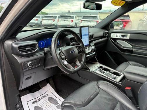 Star White Metallic Tri-Coat 2022 Ford Explorer ST