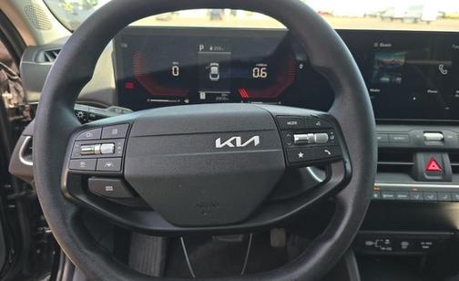 Aurora Black Pearl 2025 Kia K4 LXS