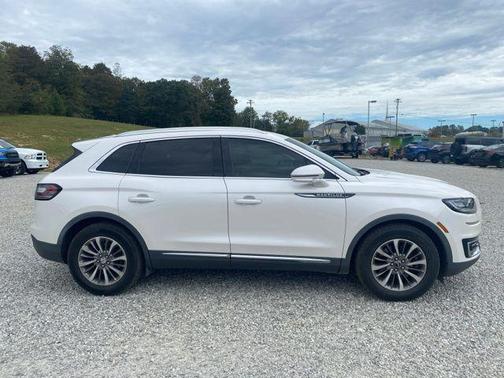 2019 Lincoln Nautilus Select