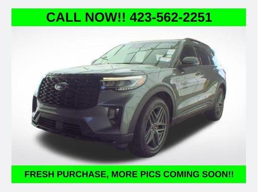 Gray Metallic 2025 Ford Explorer ST-Line