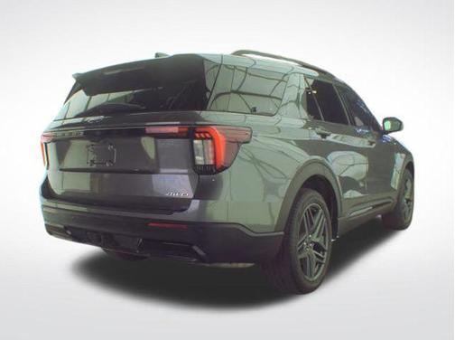 Gray Metallic 2025 Ford Explorer ST-Line