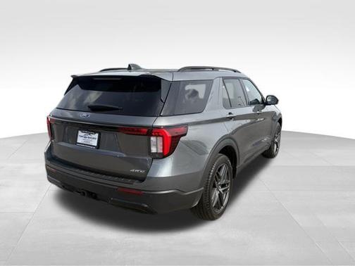 Gray Metallic 2025 Ford Explorer ST-Line