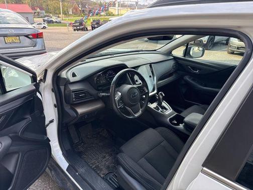 Crystal White Pearl 2022 Subaru Outback Premium