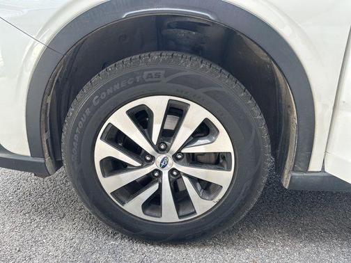 Crystal White Pearl 2022 Subaru Outback Premium