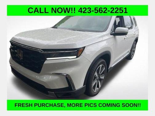 Platinum White Pearl 2025 Honda Pilot Touring 8-Passenger