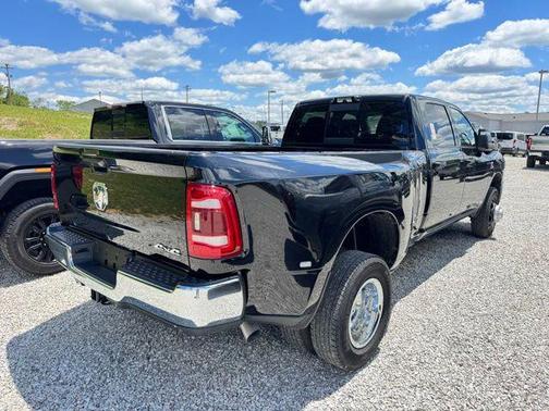 2024 RAM 3500 Tradesman Crew Cab 4x4 8' Box