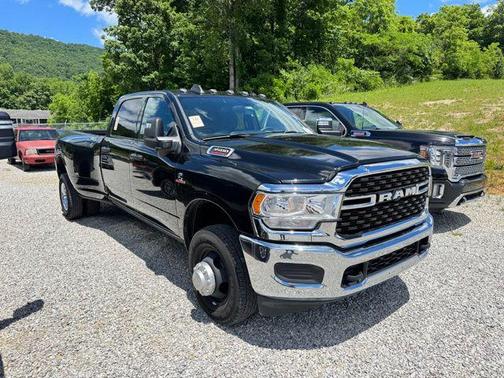 2024 RAM 3500 Tradesman Crew Cab 4x4 8' Box