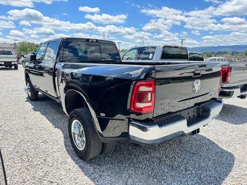 2024 RAM 3500 Tradesman Crew Cab 4x4 8' Box