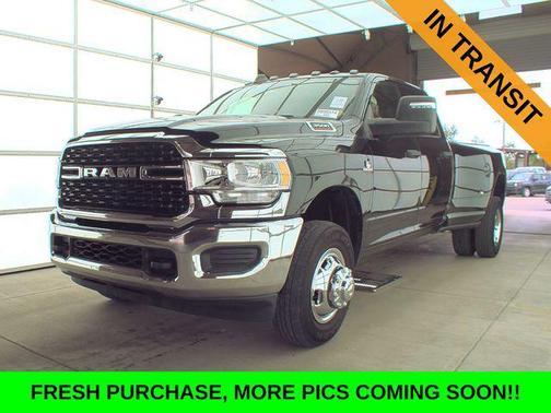 2024 RAM 3500 Tradesman Crew Cab 4x4 8' Box