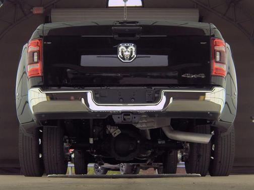2024 RAM 3500 Tradesman Crew Cab 4x4 8' Box