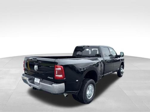 2024 RAM 3500 Tradesman Crew Cab 4x4 8' Box