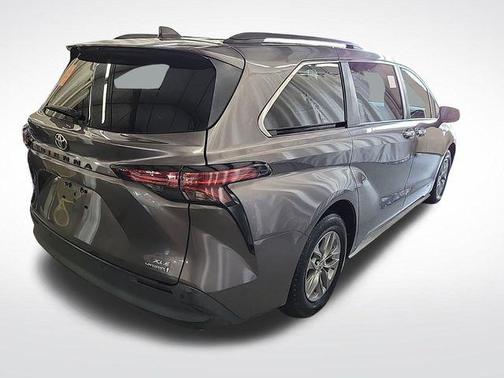 Predawn Gray Mica 2021 Toyota Sienna XLE 8 Passenger