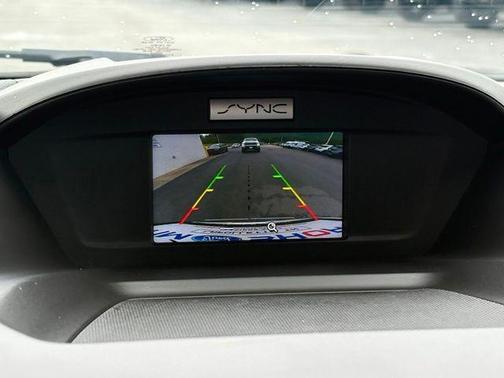 White Platinum Clearcoat Metallic 2017 Ford Escape SE