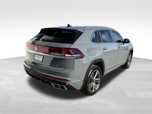 Pure Gray 2024 Volkswagen Atlas Cross Sport 2.0T SEL