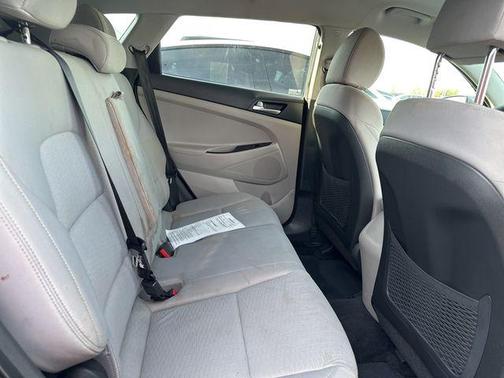 2021 Hyundai TUCSON SE