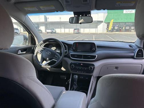 2021 Hyundai TUCSON SE