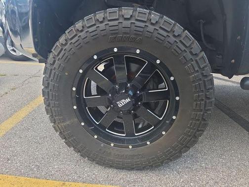 Super White 2019 Toyota Tundra SR5
