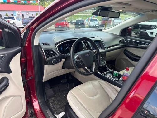Ruby Red Metallic Tinted Clearcoat 2019 Ford Edge Titanium