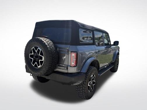 Carbonized Gray Metallic 2023 Ford Bronco Outer Banks