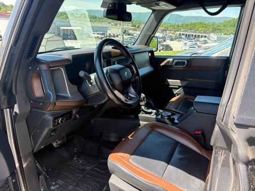 Carbonized Gray Metallic 2023 Ford Bronco Outer Banks